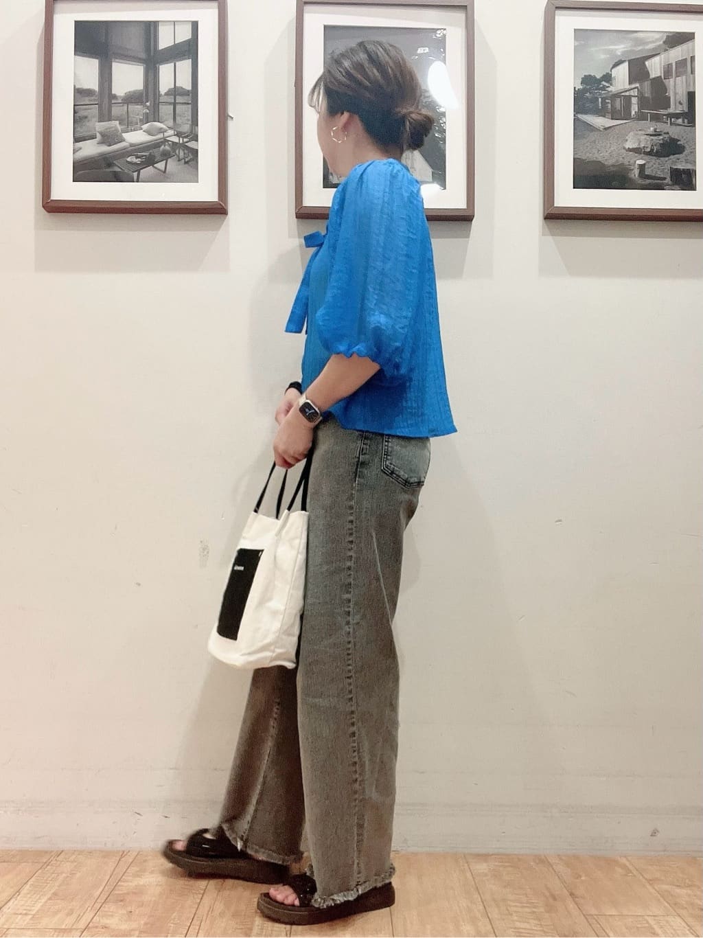 mariさんの「SHOO･LA･RUE｜【S-LL/前後2WAY】バルーンスリーブが華やか こなれ見えシアーブラウス」を使ったコーディネート