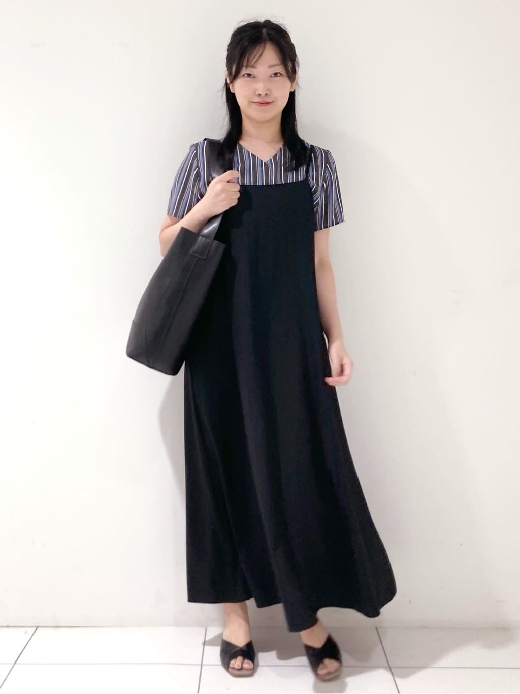 momokoさんの「INDIVI｜【UVケア】エアリージョーゼット キャミワンピース」を使ったコーディネート