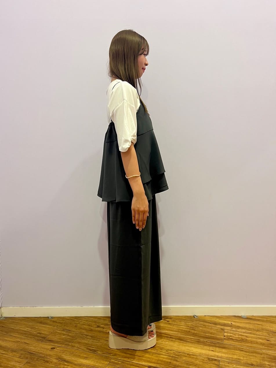 しいなさんの「SHOO･LA･RUE｜【S-LL/セットアップ可/ひんやり】女性らしさ溢れる ティアードキャミソール」を使ったコーディネート