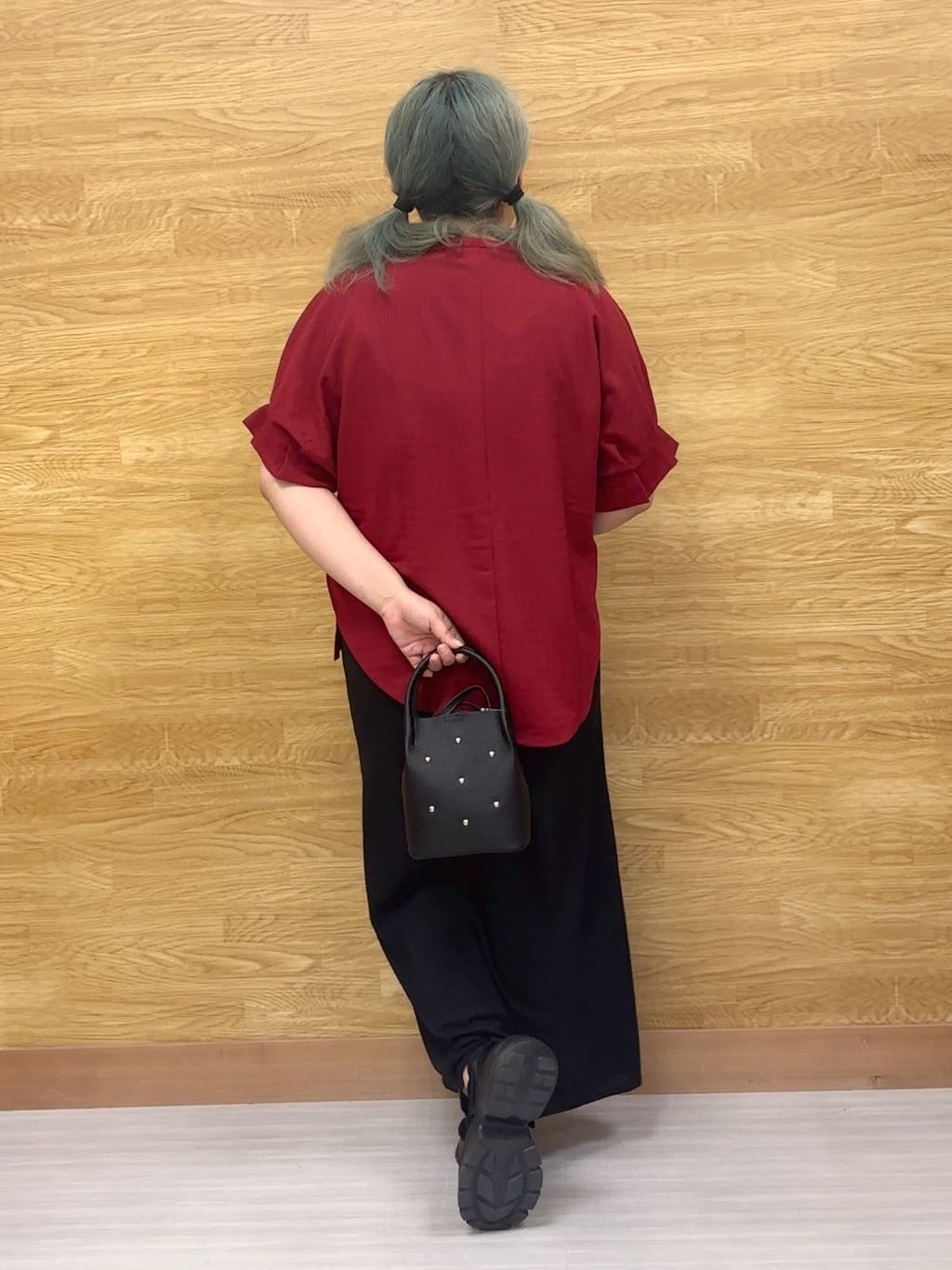 ぁむさんの「SHOO･LA･RUE｜【洗える】お袖のタックがアクセント インせず着られる さらさらドルマントップス」を使ったコーディネート