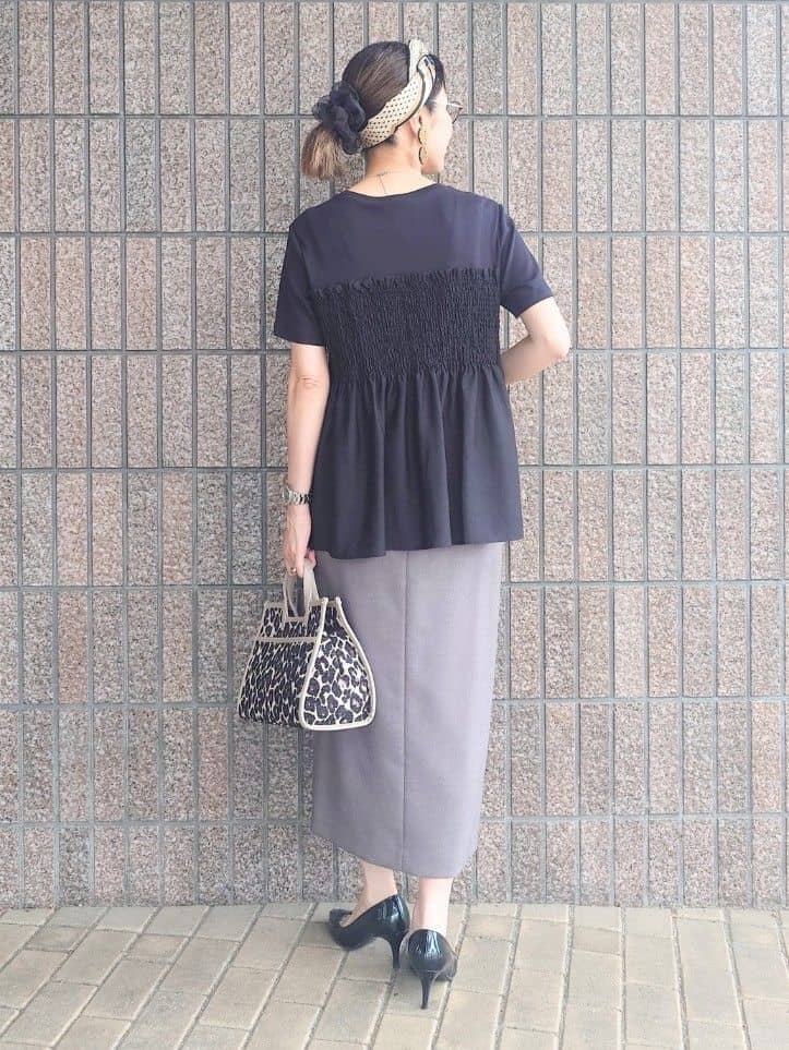 MUTSUKOさんの「UNTITLED｜【コットン100/洗える/Tシャツ】シャーリングドッキングペプラム」を使ったコーディネート