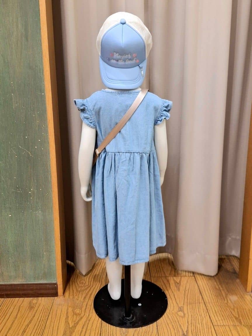 haruさんの「SHOO･LA･RUE｜【100-150cm/ひんやり】ハートボタンデニムワンピース」を使ったコーディネート