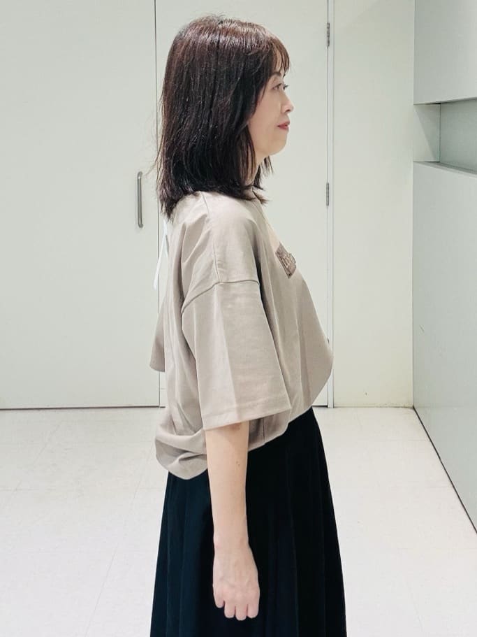 makiさんの「UNTITLED｜【コットン100/ゆったり/ショート丈/洗える】ベロアロゴTシャツ」を使ったコーディネート