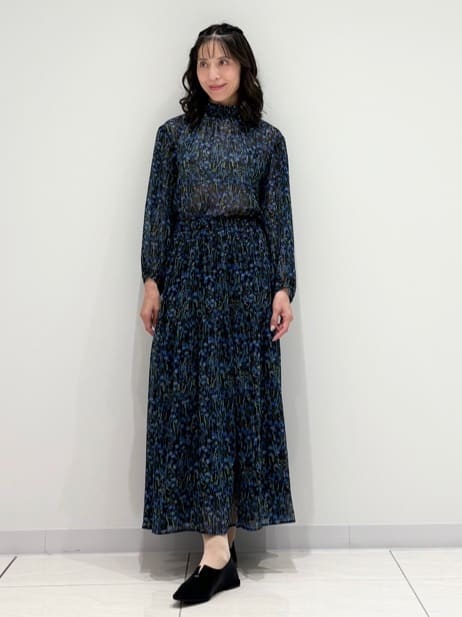 kayoさんの「INDIVI｜【秋映え柄/セットアップ可能】フラワーシフォンブラウス」を使ったコーディネート