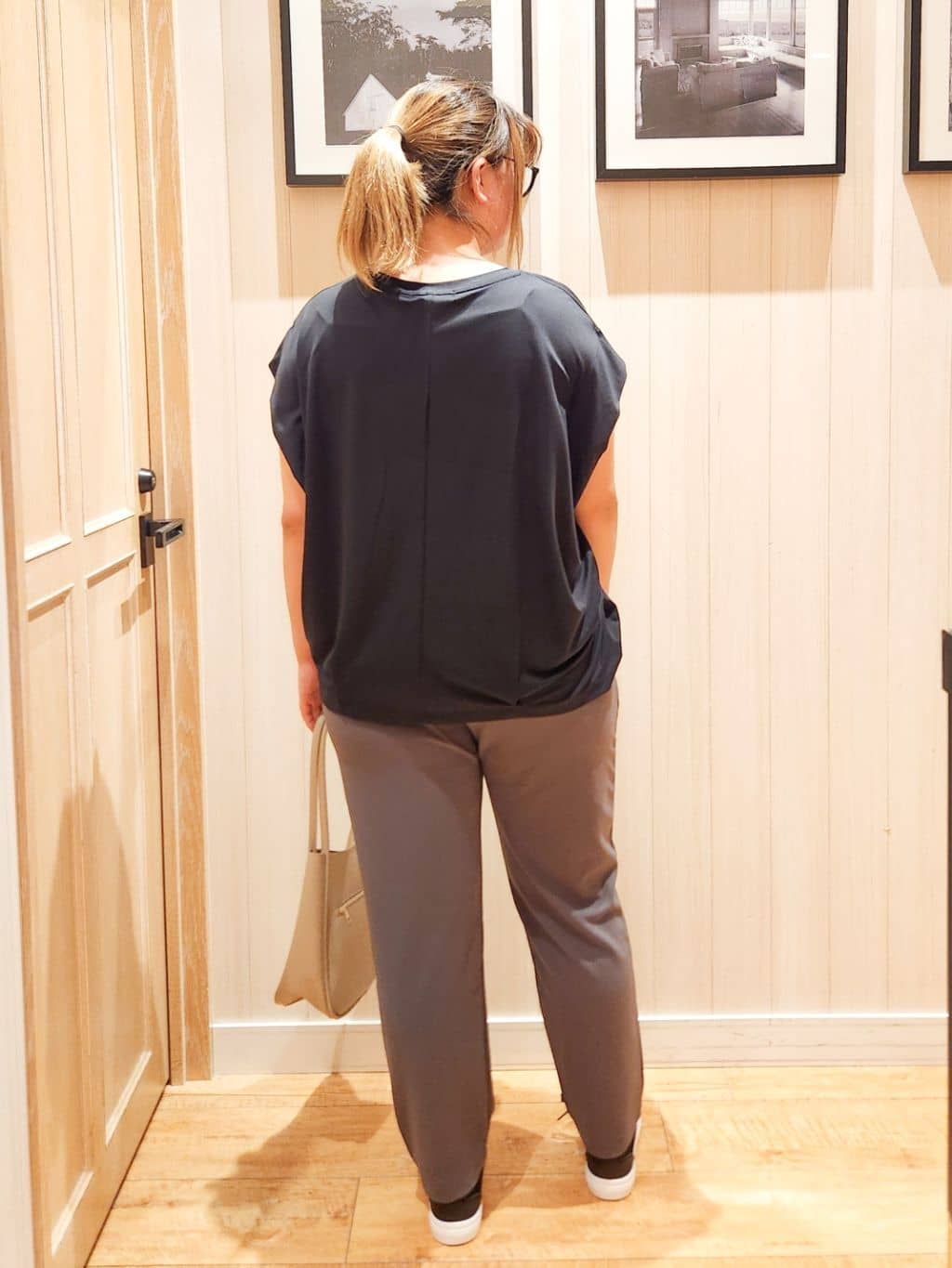 れーやんさんの「SHOO･LA･RUE｜【S-LL/ひんやり/UV】二の腕をきれいにカバー ショルダータックトップス」を使ったコーディネート