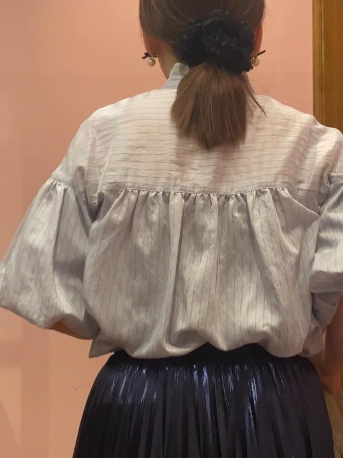 isoishiさんの「DRESSTERIOR｜◆【洗える/ストレッチ性/オンオフ】箔プリントプリーツスカート」を使ったコーディネート