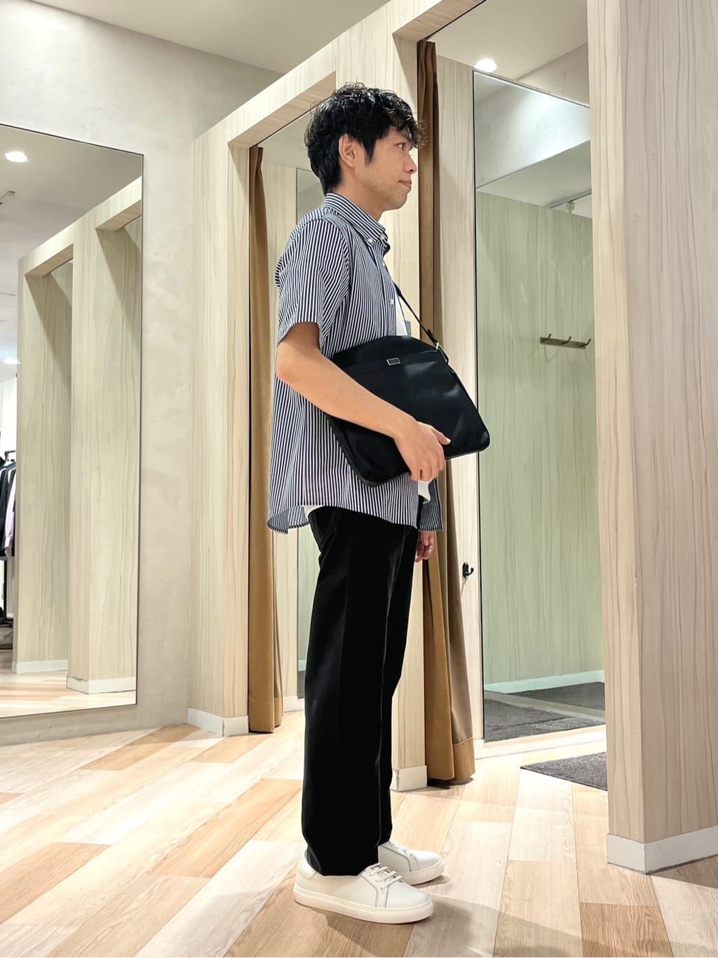 URAさんの「TAKEO KIKUCHI｜【抗菌防臭／5サイズ展開】ハイゲージポンチ Tシャツ」を使ったコーディネート