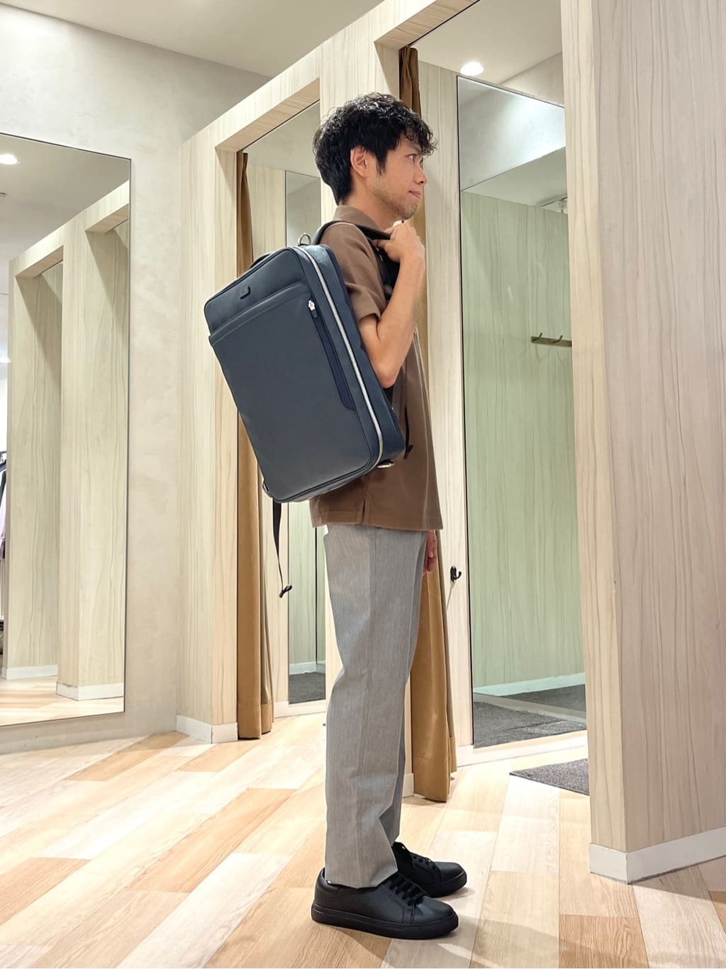 URAさんの「TAKEO KIKUCHI｜【全7サイズ&times;8色展開！】トップマルチヘリンボン パンツ」を使ったコーディネート