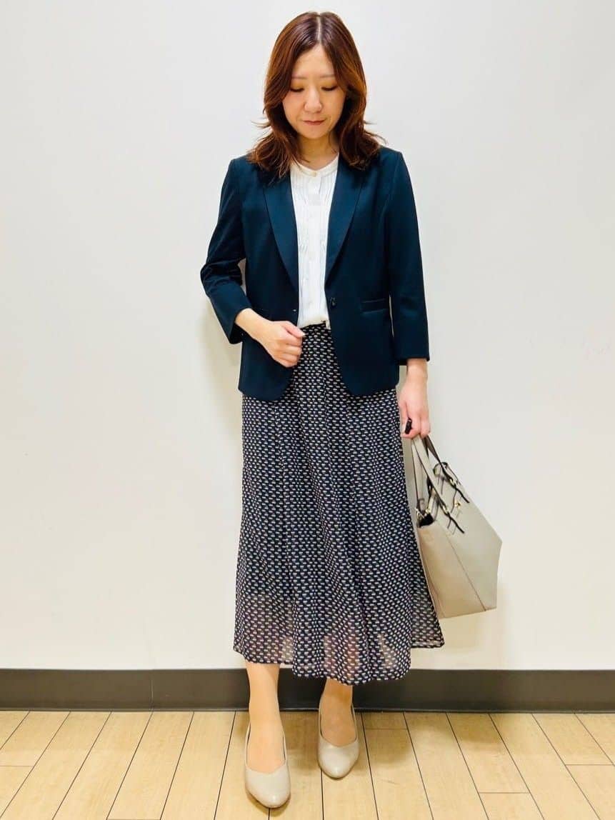 miiiさんの「Reflect｜【インナーに◎／すっきり見え！長め丈】タックデティールブラウス」を使ったコーディネート