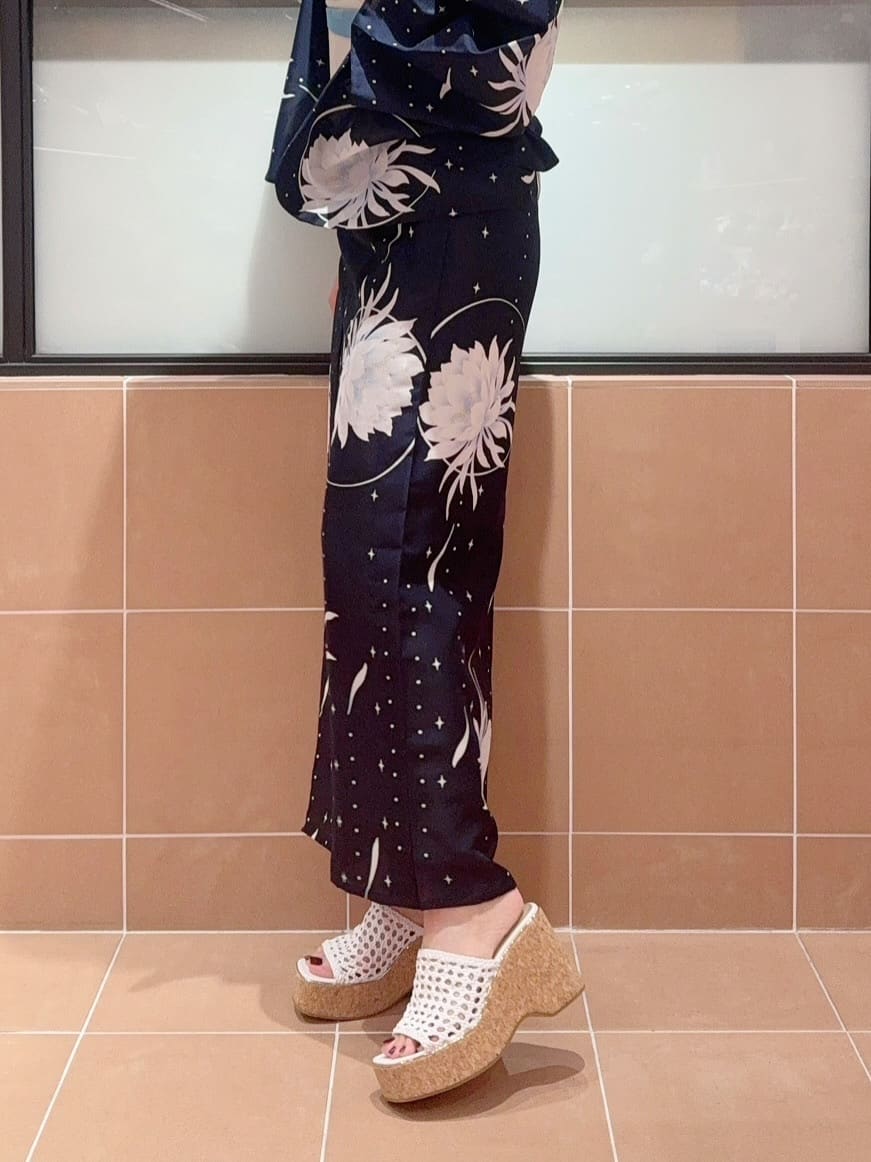 kaoriさんの「ESPERANZA｜マクラメ編みウェッジミュール」を使ったコーディネート
