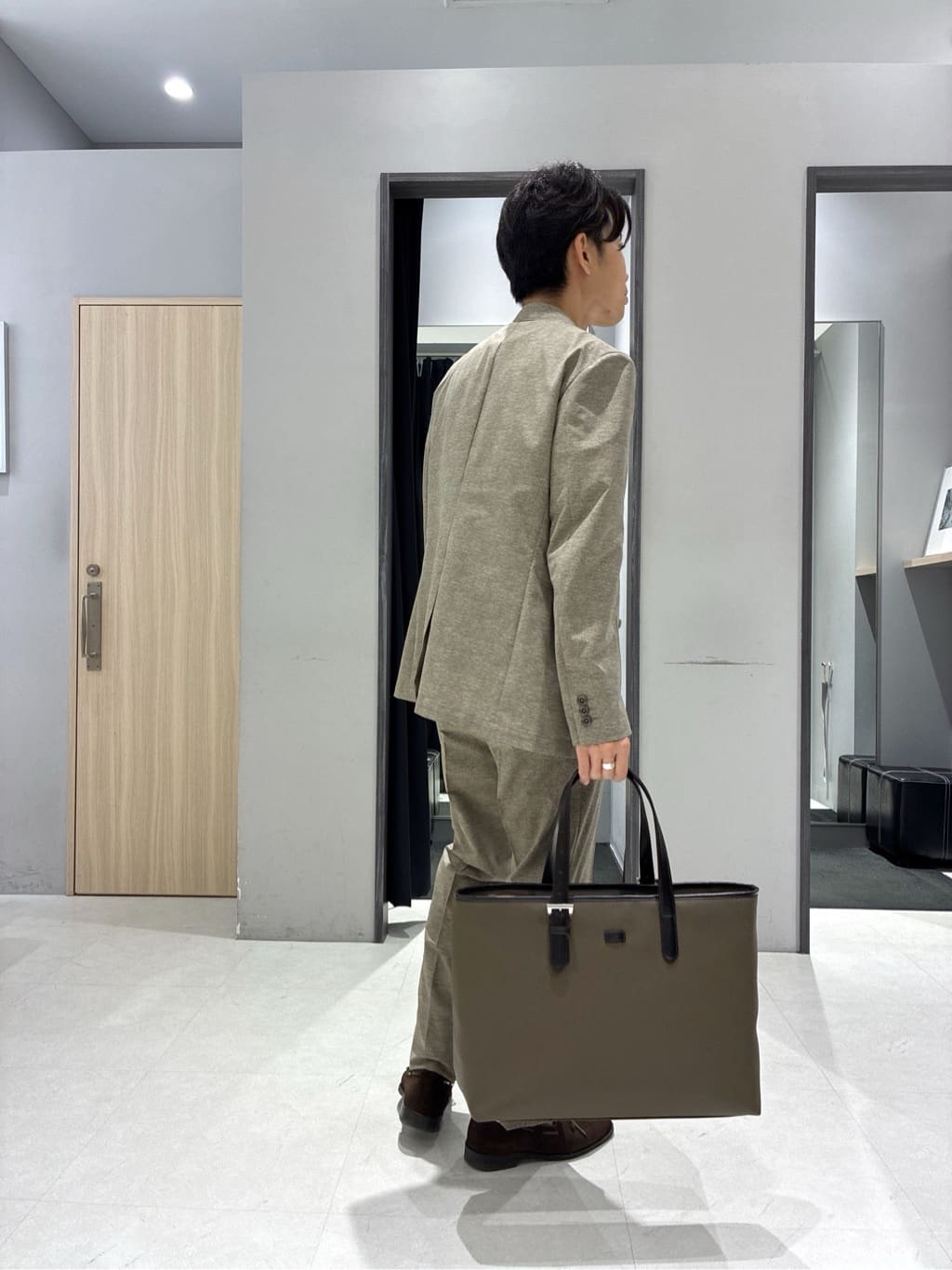 わいずみさんの「TAKEO KIKUCHI｜【抗菌防臭】COOL DOTS（R）ドビープリント ジャケット」を使ったコーディネート