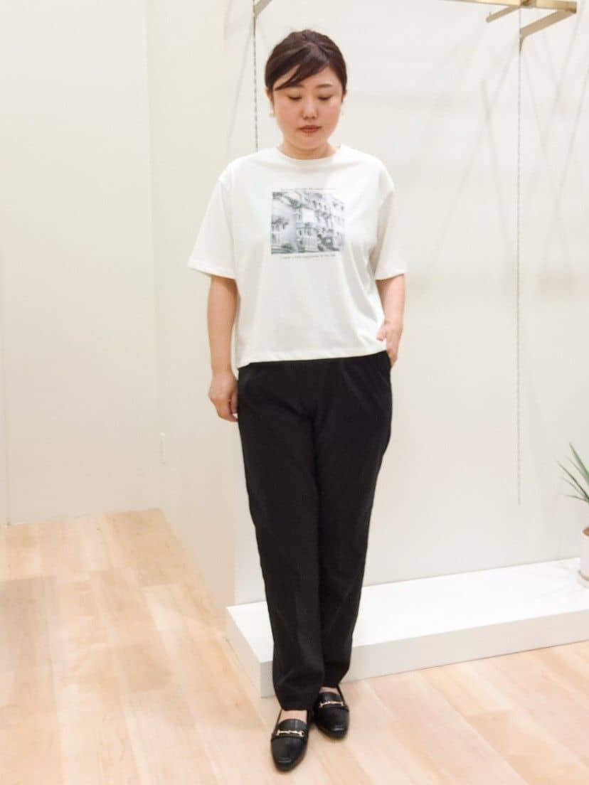 ふるさんの「grove｜キレイも動きやすさも　美脚見えハイパーストレッチパンツ」を使ったコーディネート