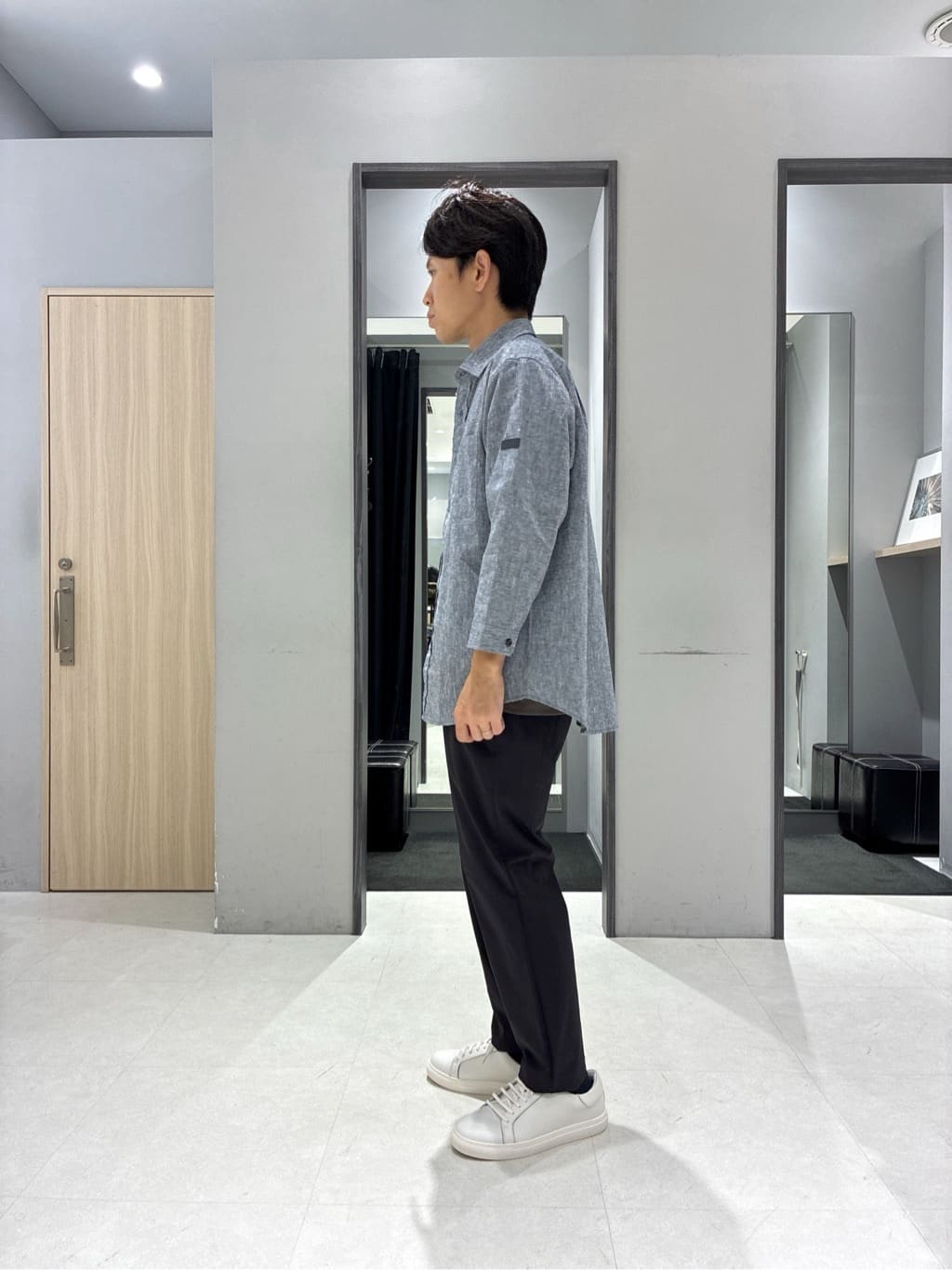 わいずみさんの「TAKEO KIKUCHI｜【3Dナイロンストレッチ】スリムイージーパンツ」を使ったコーディネート