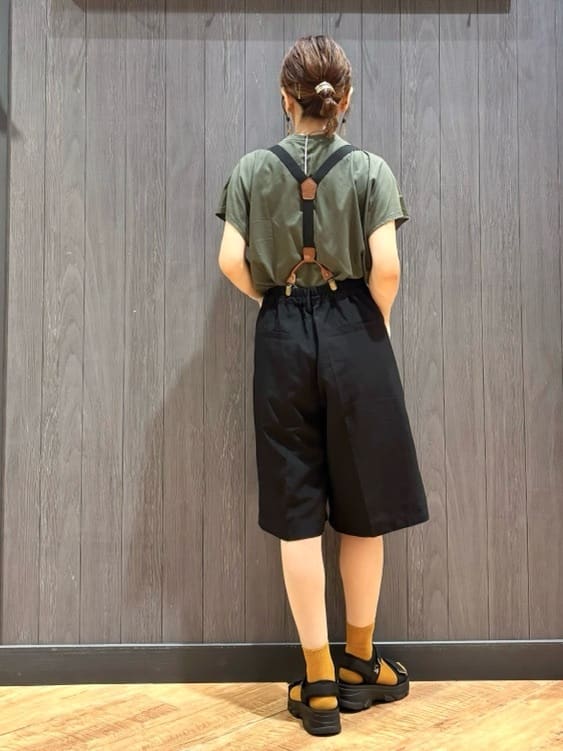 meiさんの「SHOO･LA･RUE｜【ひんやり】裾が絞れる フレンチスリーブトップス」を使ったコーディネート