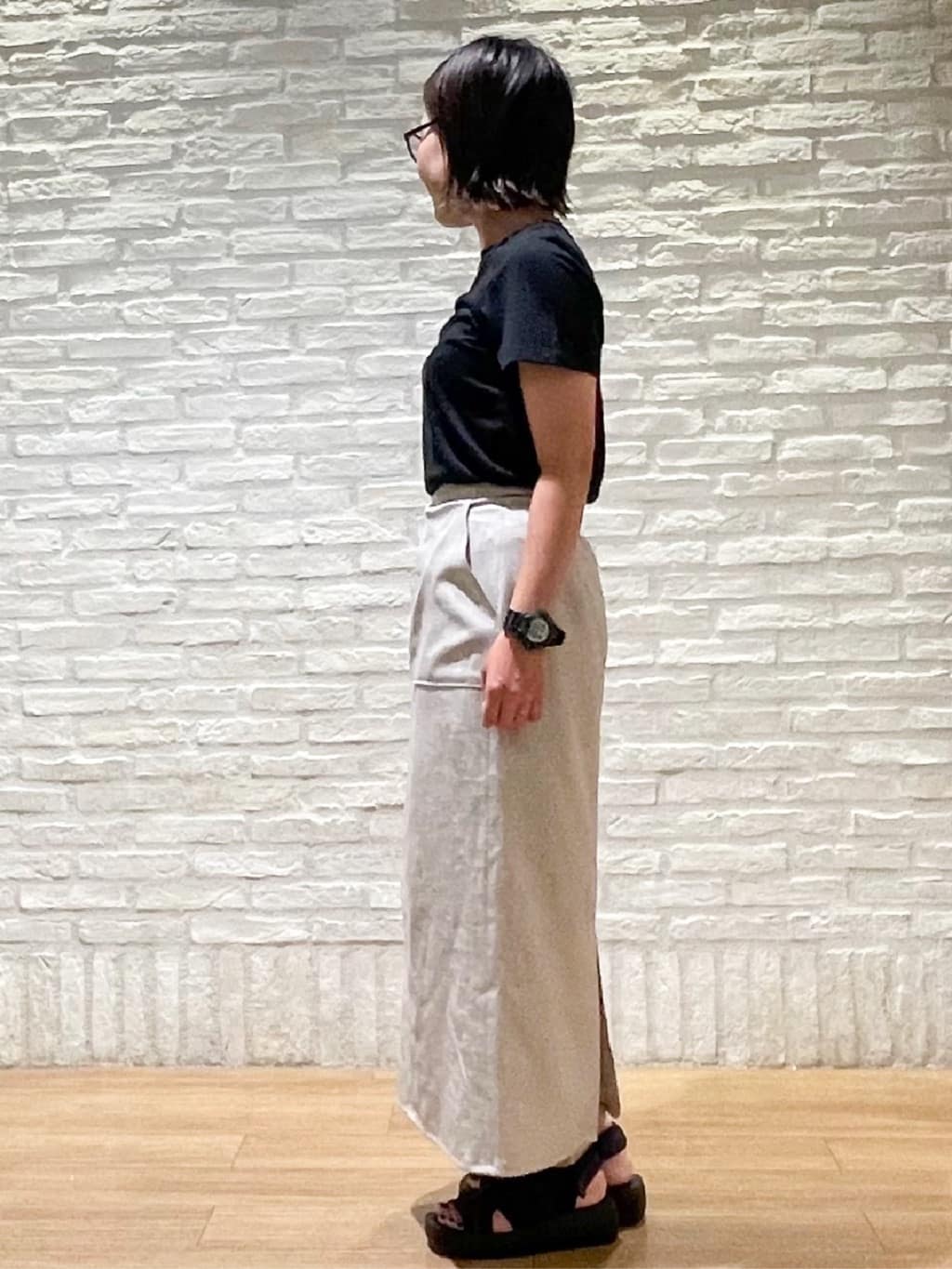 シゲリさんの「OPAQUE.CLIP｜《5色展開》ベーシックTシャツ【洗濯機洗い可／UV／接触冷感】」を使ったコーディネート