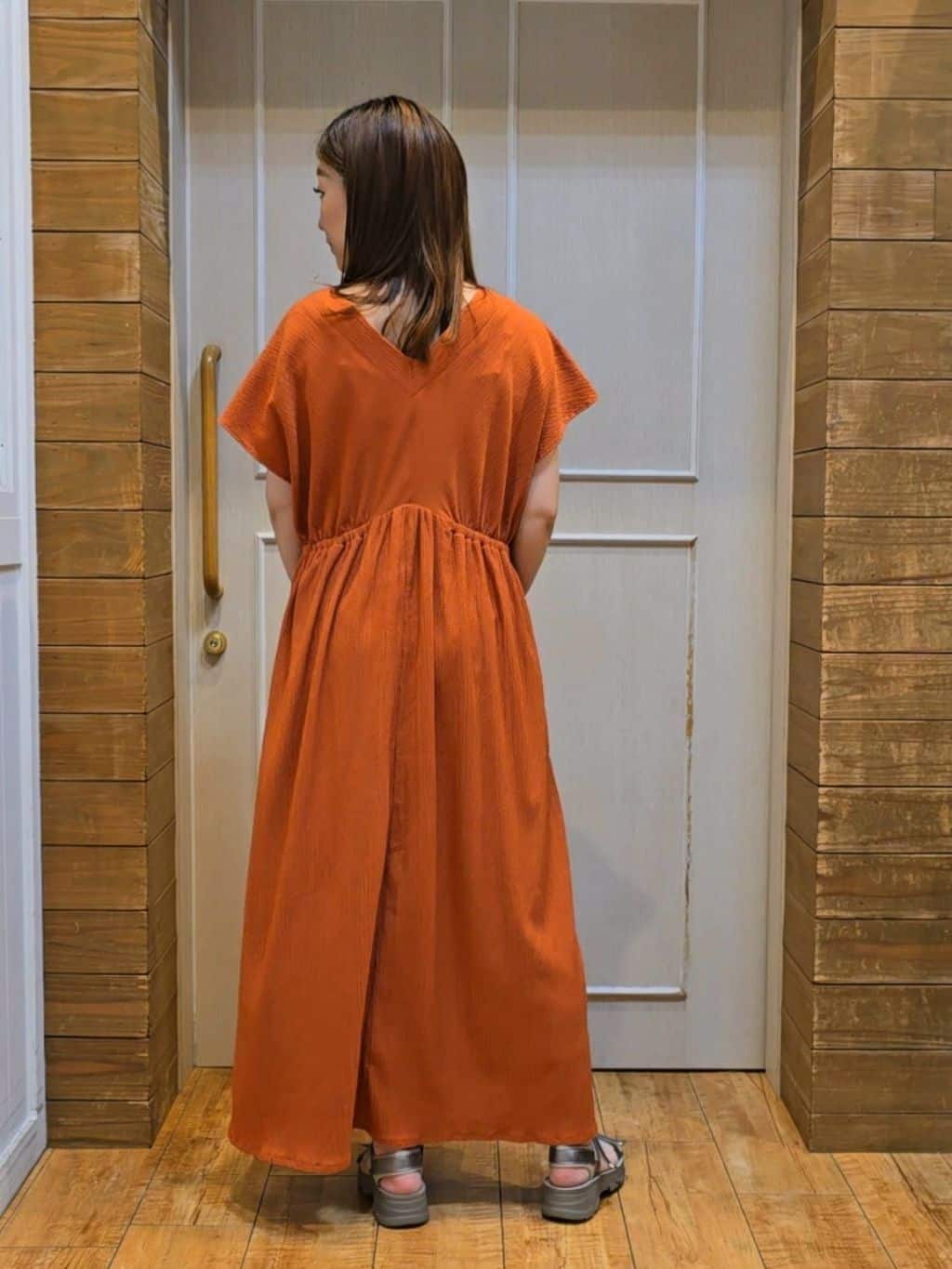 きららさんの「SHOO･LA･RUE｜【前後2WAY】さらりと大人上品に 楊柳フレンチワンピース」を使ったコーディネート
