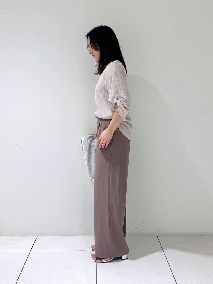 そんさんの「INDIVI｜【UVケア／吸汗速乾】凹凸素材ねじり袖トップス」を使ったコーディネート