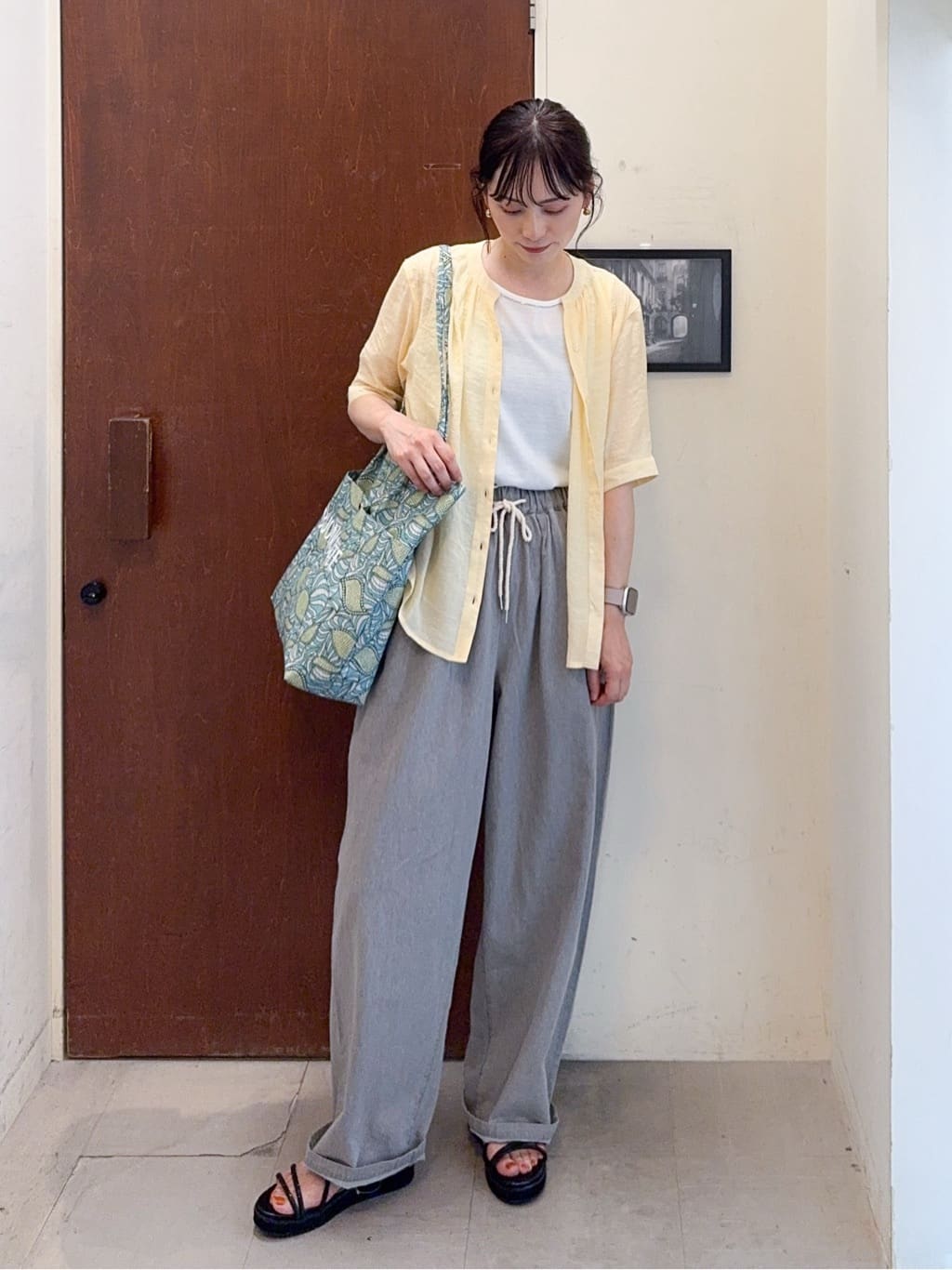 𝐇𝐢𝐫𝐨𝐦𝐢さんの「SHOO･LA･RUE｜暑い夏も軽やかに デニムイージーワイドパンツ」を使ったコーディネート