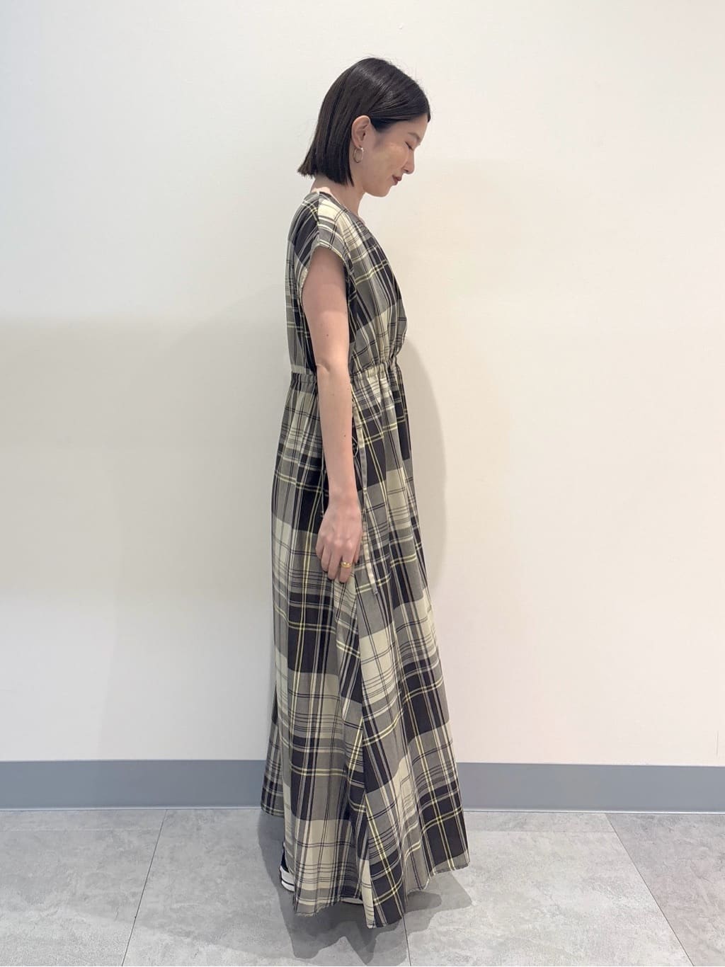 risaさんの「Dessin｜【リンクコーデ・洗える】ウエストドロスト付きチェック柄ワンピース」を使ったコーディネート