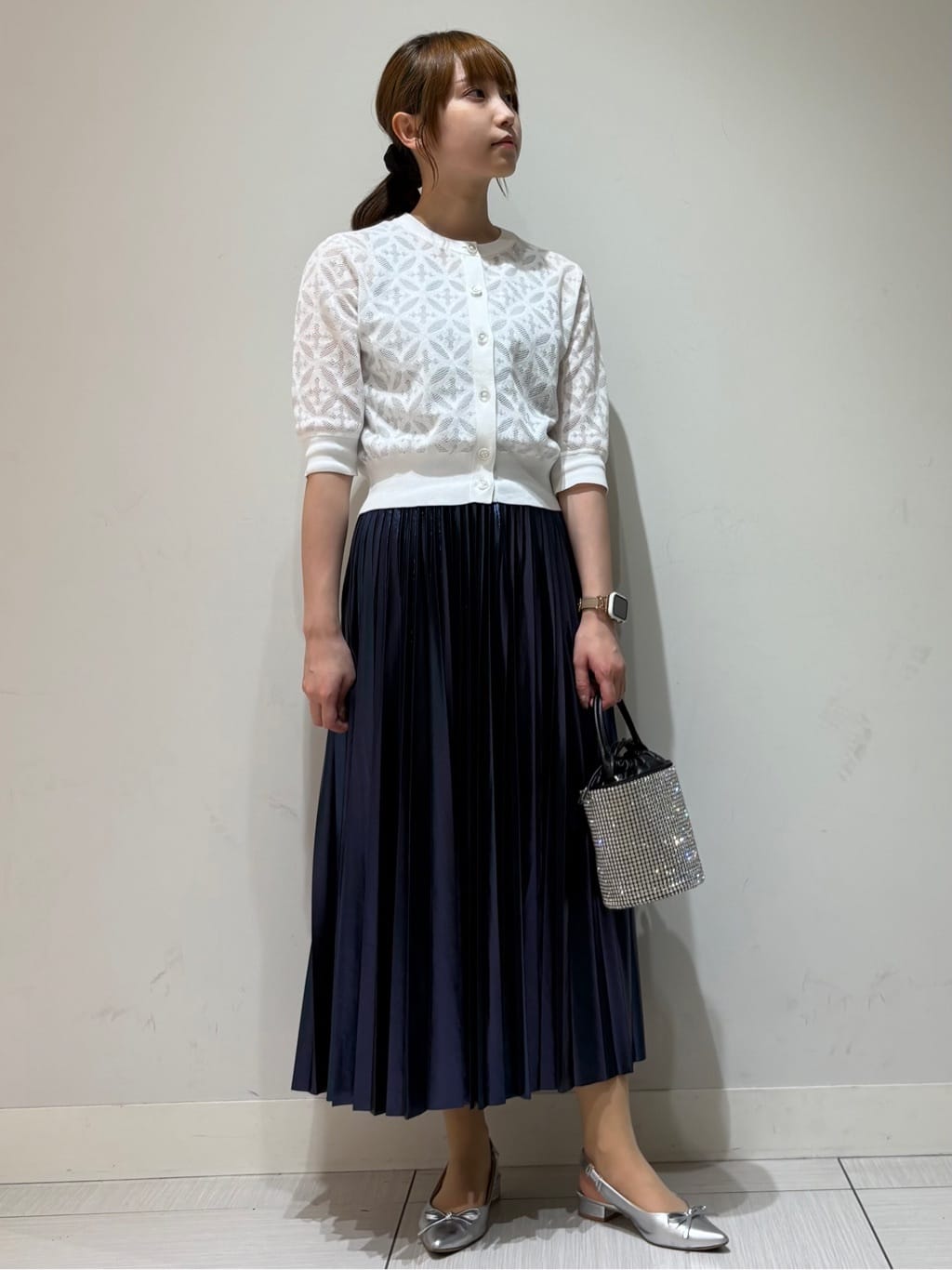 やなぎさんの「DRESSTERIOR｜◆【洗える/ストレッチ性/オンオフ】箔プリントプリーツスカート」を使ったコーディネート