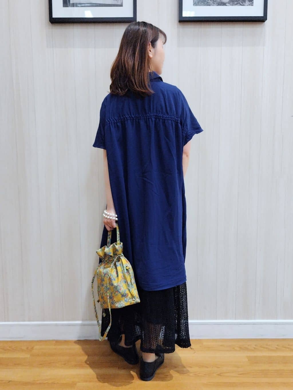 yseさんの「SHOO･LA･RUE｜【S-LL/体型カバー】さらりとしたタッチが心地よい バックギャザーブラウス」を使ったコーディネート