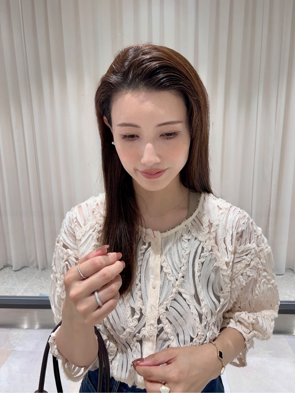 maiさんの「OPAQUE.CLIP｜シアー刺繍レース前開きブラウス【洗濯機洗い可】」を使ったコーディネート