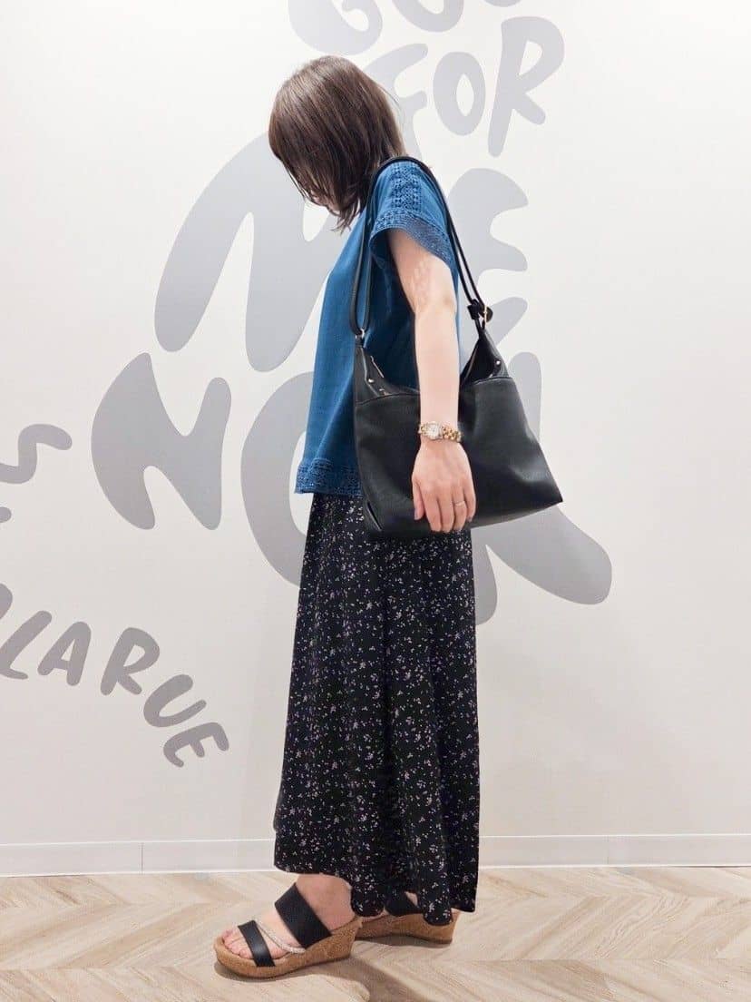 TSUCHIYAさんの「SHOO･LA･RUE｜【S-LL/ひんやり】インせず決まる 楽してきれいなレース付きトップス」を使ったコーディネート