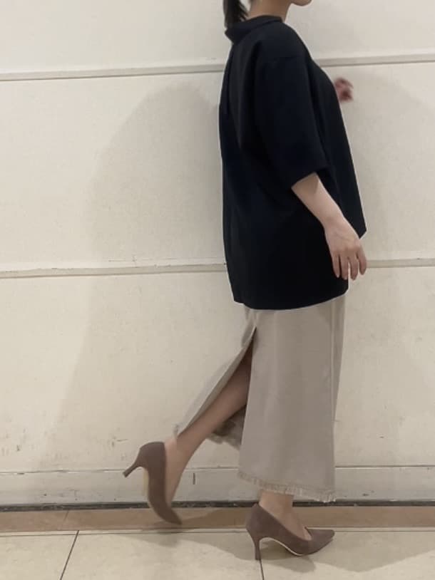 watanabeさんの「UNTITLED｜【UVカット/接触冷感/吸水速乾/ゆったり】V開きネックシャツ」を使ったコーディネート