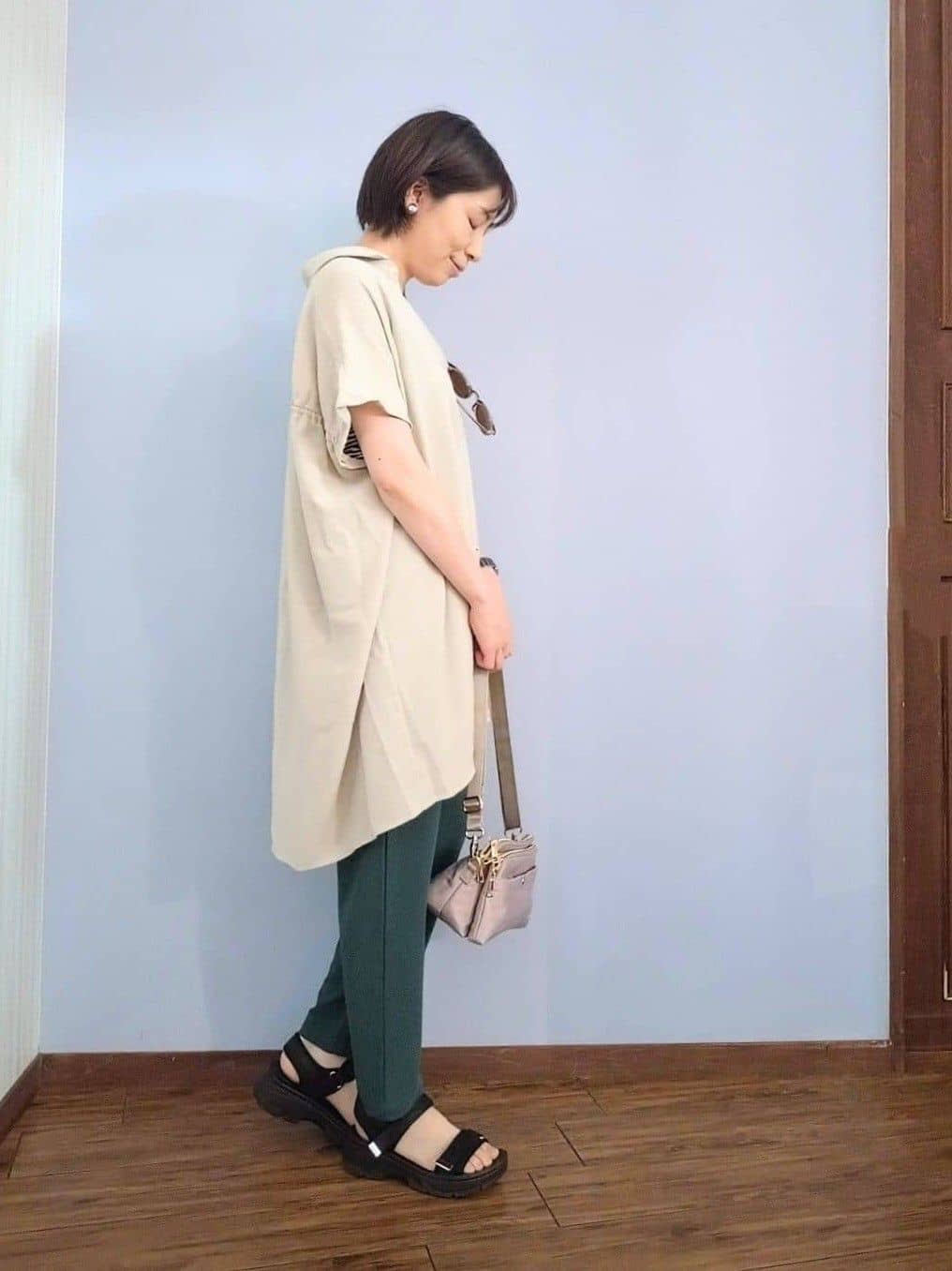 miomioさんの「SHOO･LA･RUE｜【S-LL/体型カバー】さらりとしたタッチが心地よい バックギャザーブラウス」を使ったコーディネート