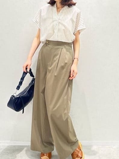 Miwaさんの「UNTITLED｜【洗える/スキッパー】フレンチスリーブシアーブラウス」を使ったコーディネート