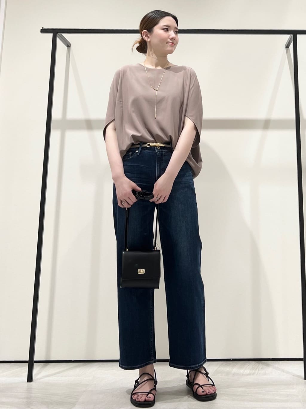 T.Kさんの「INDIVI｜【体型カバー/SETUP可能】ジョーゼット　ドルマンブラウス」を使ったコーディネート