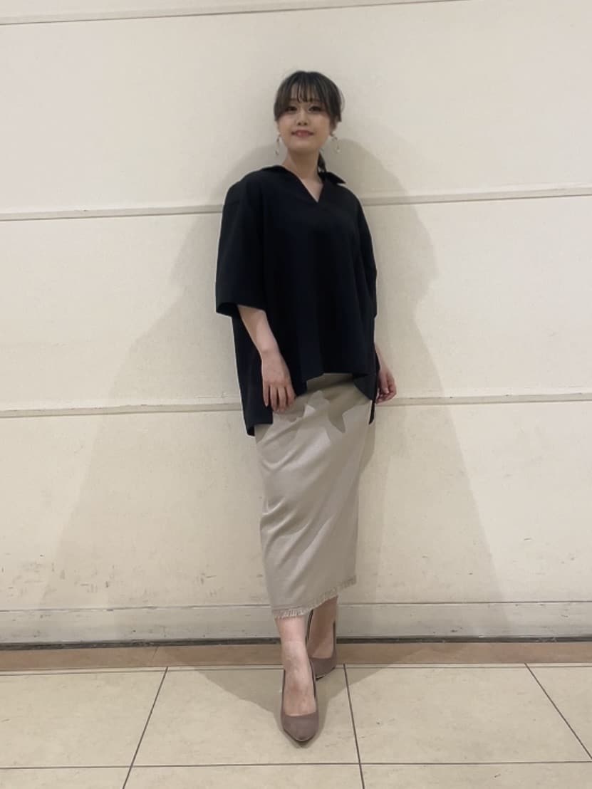 watanabeさんの「UNTITLED｜【UVカット/接触冷感/吸水速乾/ゆったり】V開きネックシャツ」を使ったコーディネート