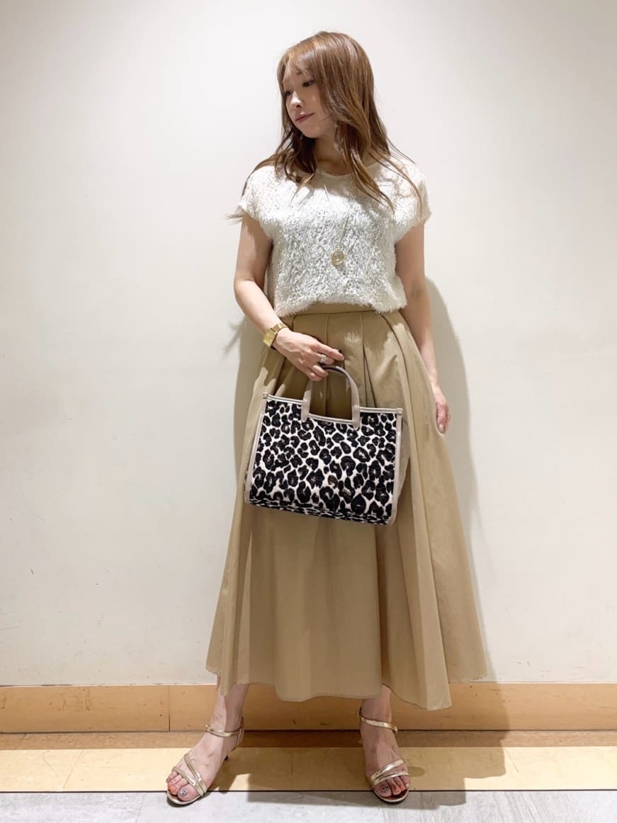 sattoさんの「UNTITLED｜【セットアップ可/洗える】フェザーフレンチスリーブブラウス」を使ったコーディネート