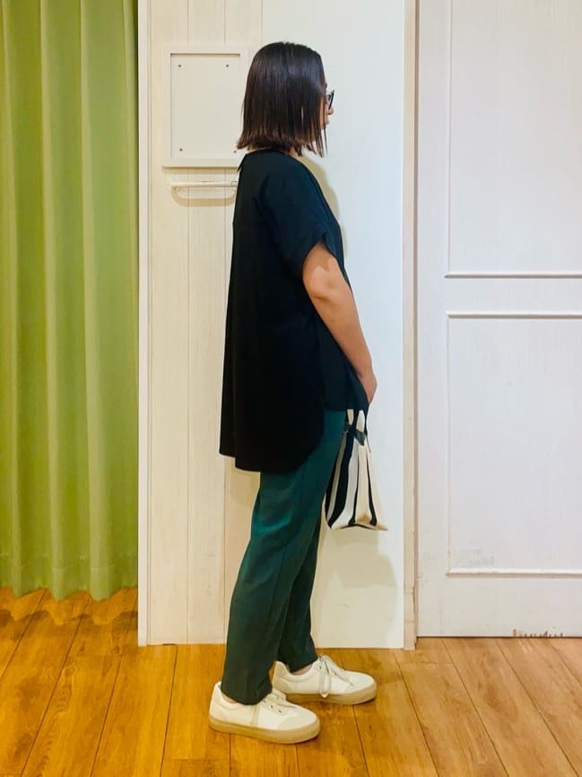 kumaさんの「SHOO･LA･RUE｜【S-LL】さらりとしたタッチが上品見え ワンボタンデザイン トップス」を使ったコーディネート