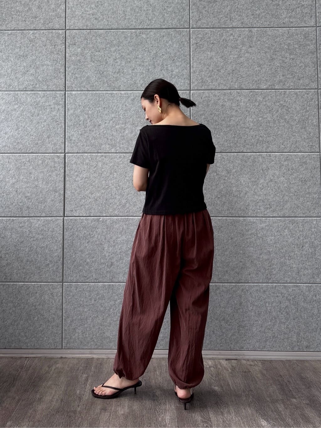 ayanoさんの「INDIVI｜ドレープクロップドカットソー」を使ったコーディネート