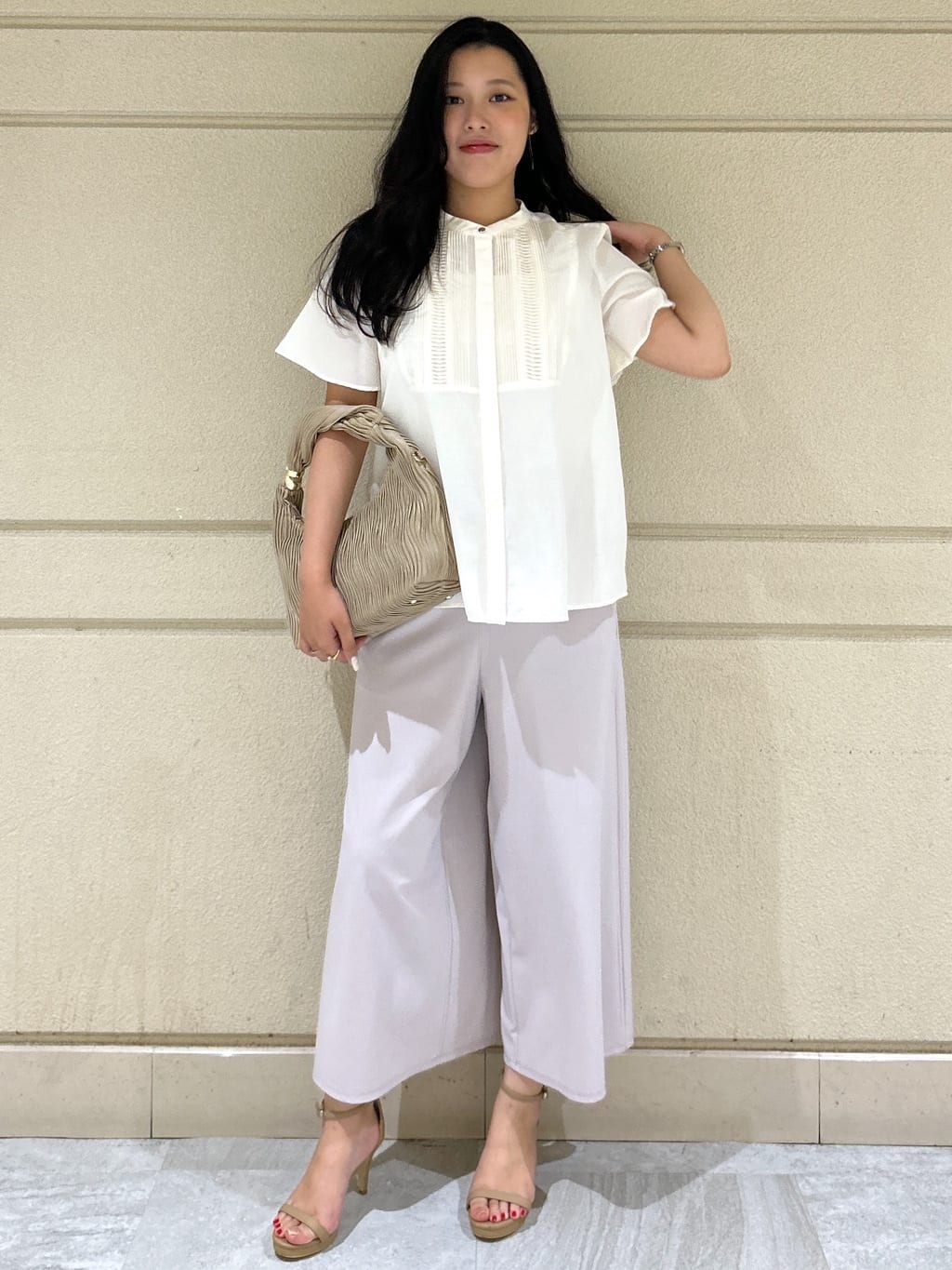 Momokaさんの「COUP DE CHANCE｜【手洗い可】タックデザインブラウス」を使ったコーディネート