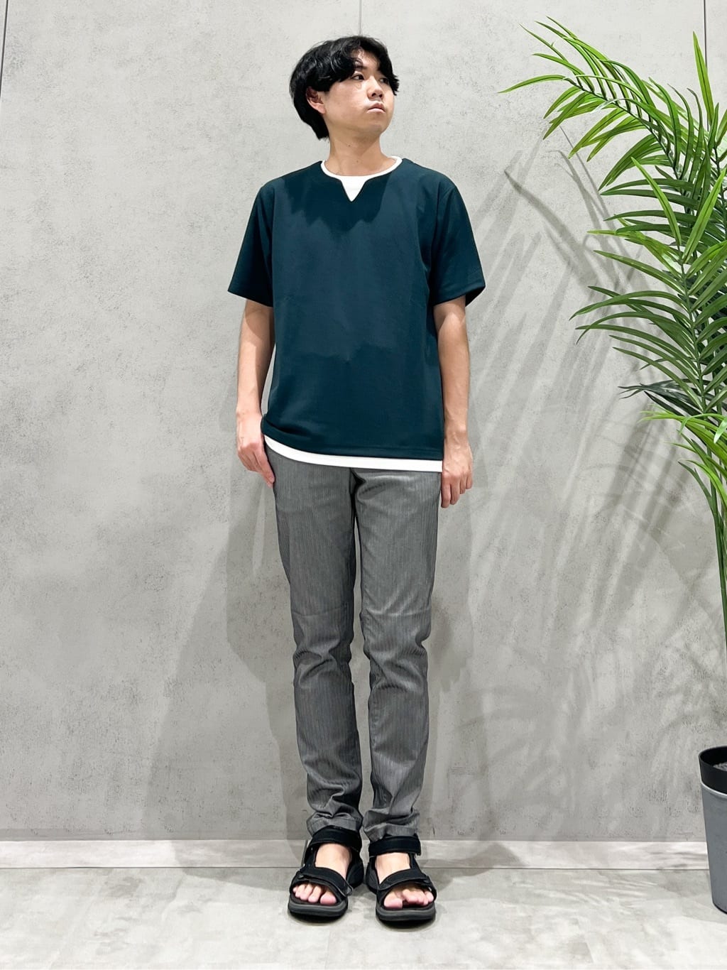 SHI-MAさんの「THE SHOP TK｜ツイルキーネック 半袖Tシャツ 接触冷感/洗濯機OK」を使ったコーディネート
