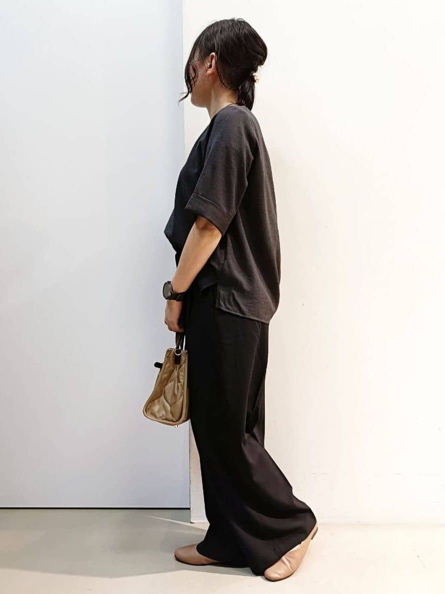 あんさんの「THE SHOP TK｜麻調メッシュブラウス【二の腕カバー/洗える】」を使ったコーディネート
