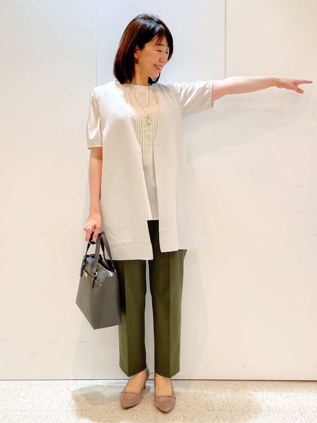 めいさんの「Reflect｜【すっきり見え！長め丈】ピンタックデザインチュニックブラウス」を使ったコーディネート