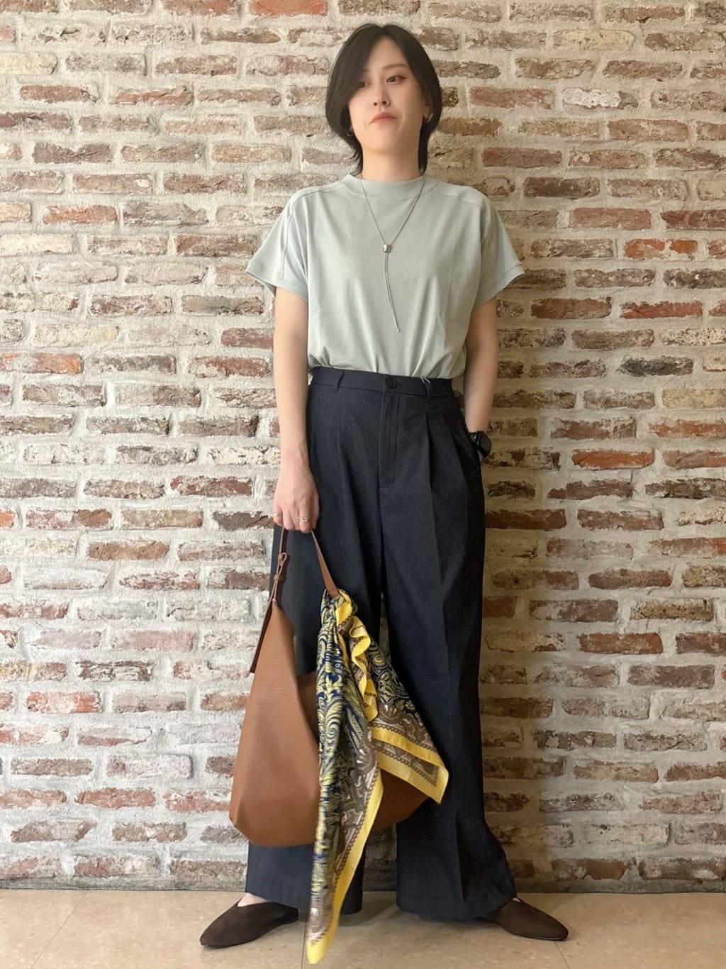 しばさんの「THE SHOP TK｜【汗染み防止】ラグランスリーブTシャツ【洗濯機OK/UVケア】」を使ったコーディネート