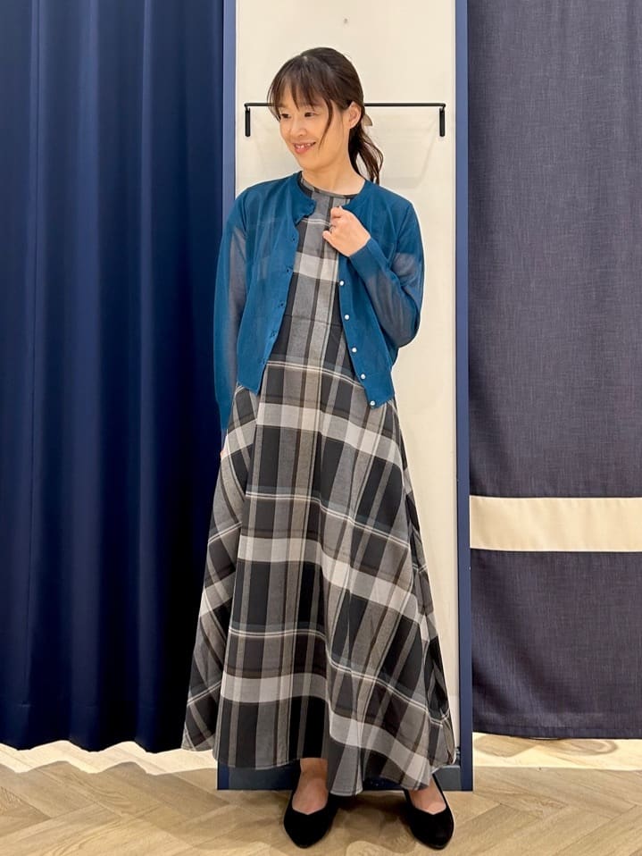 Orikaさんの「grove｜【雑誌掲載】洗えるシアーカーディガン」を使ったコーディネート