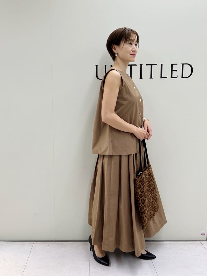 Mikiさんの「UNTITLED｜【2WAY/セットアップ可/ノースリーブ/前ボタン】ファブリカブラウス」を使ったコーディネート