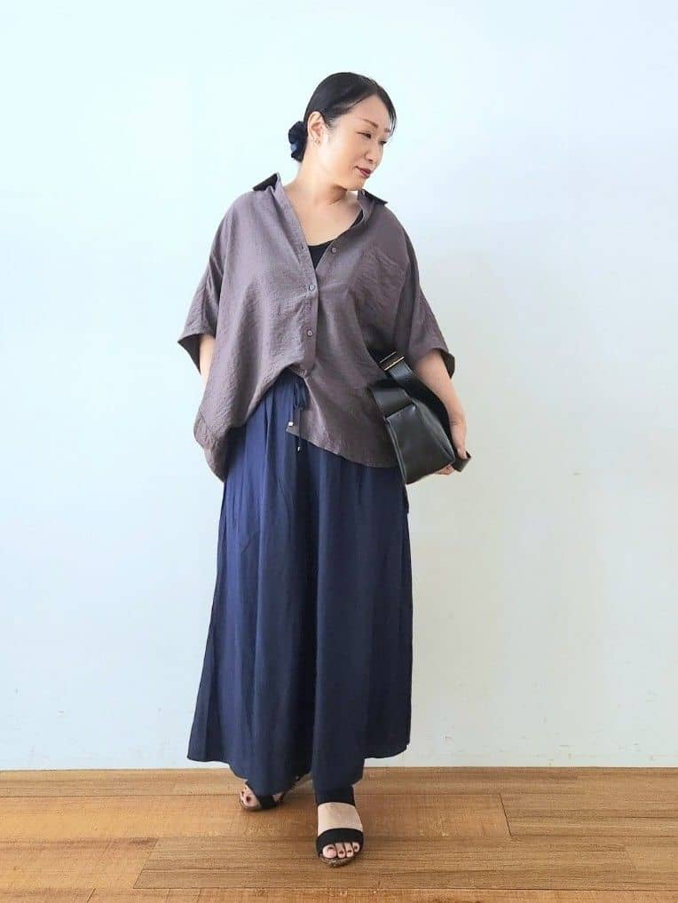 くまさんの「SHOO･LA･RUE｜【洗える/S-LL/5分袖】1枚でも羽織としても。さらさらドレープシャツ」を使ったコーディネート
