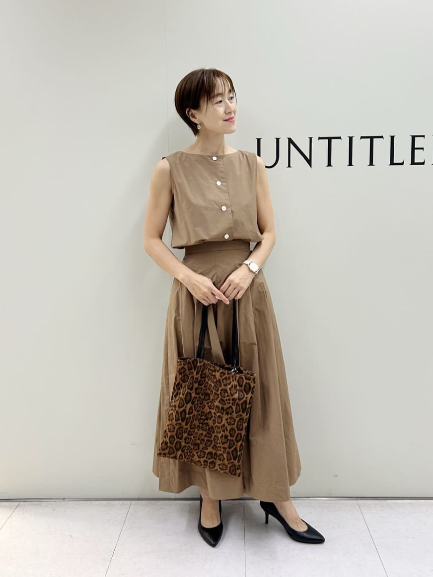 Mikiさんの「UNTITLED｜【2WAY/セットアップ可/ノースリーブ/前ボタン】ファブリカブラウス」を使ったコーディネート