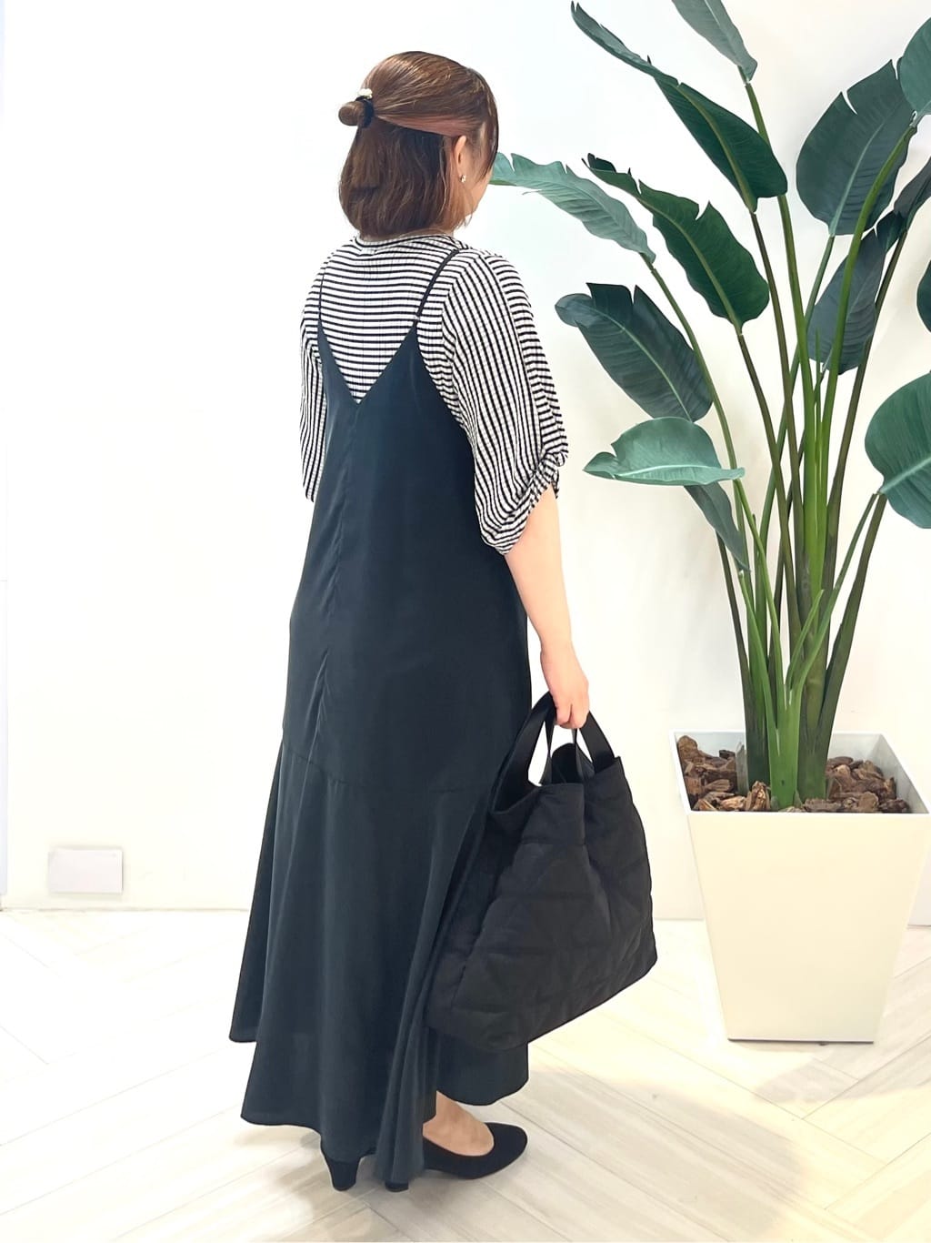 Tomoさんの「UNTITLED｜【洗える/肩紐調節可能】パウダーキャミワンピース」を使ったコーディネート