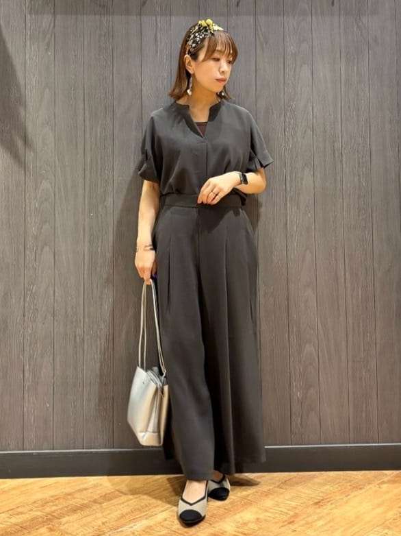 meiさんの「SHOO･LA･RUE｜【S-LL/セットアップ可/ひんやり】きちんと見えで上品 お袖タック スキッパーブラウス」を使ったコーディネート