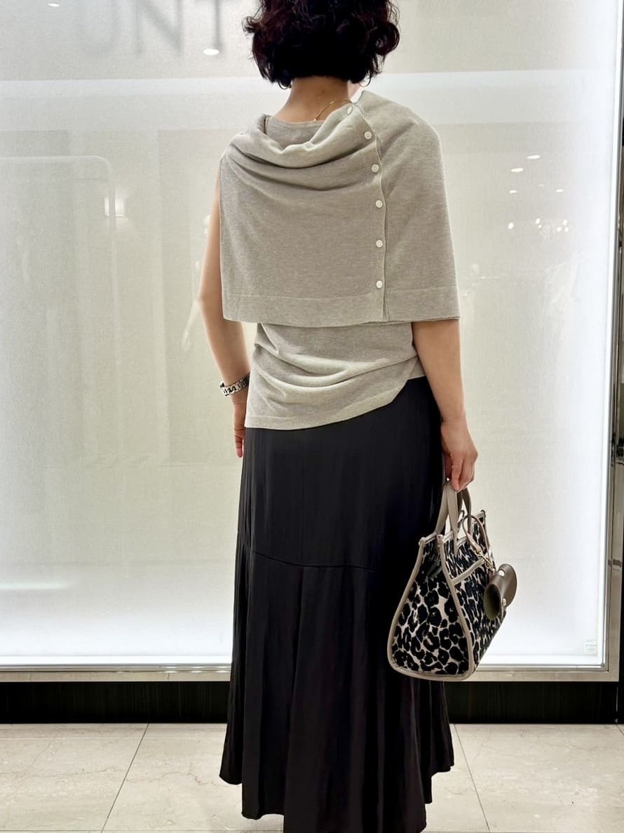 ushijimaさんの「UNTITLED｜【アンサンブル可/洗える】シアーノースリーブ プルオーバー」を使ったコーディネート