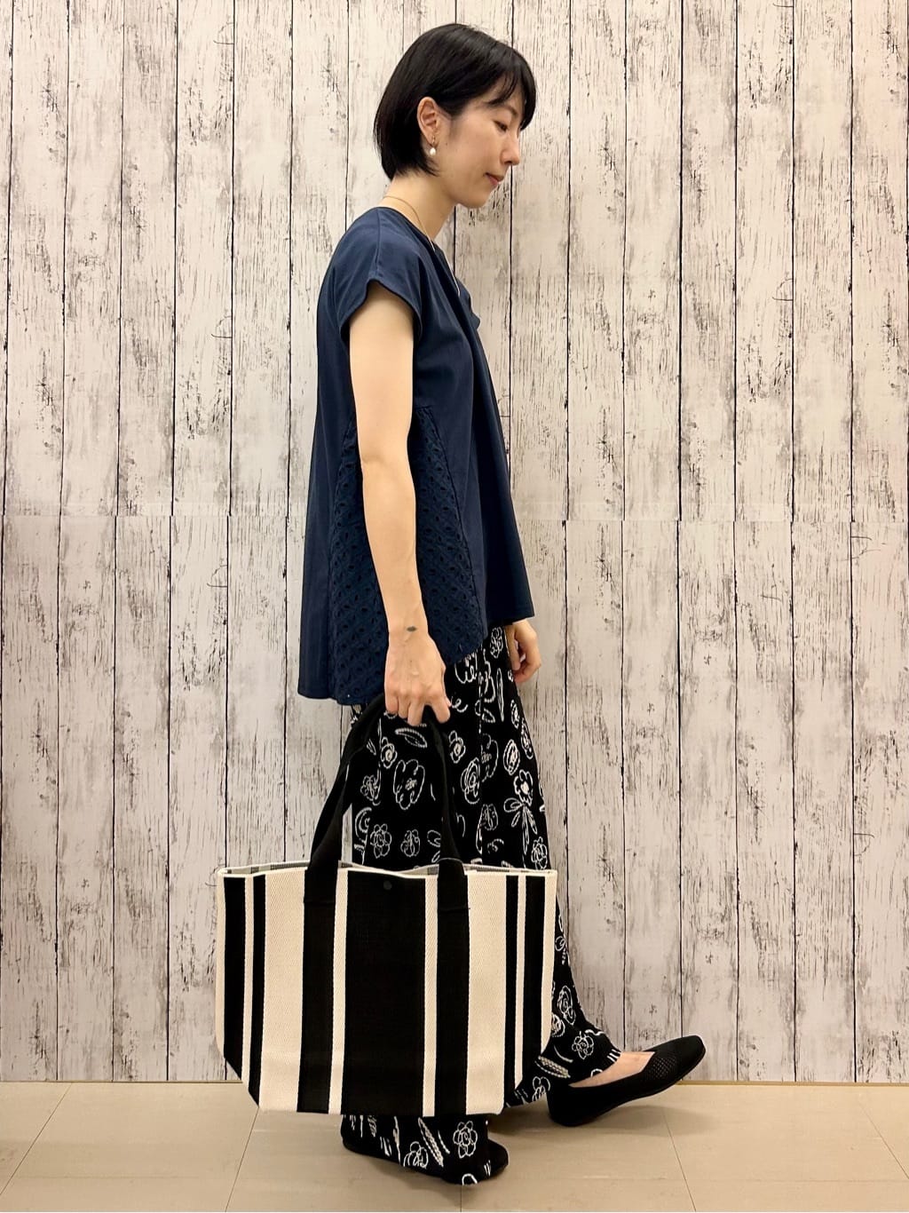 ちぐささんの「SHOO･LA･RUE｜【S-LL/体型カバー】インせずサマ見え レースドッキングトップス」を使ったコーディネート