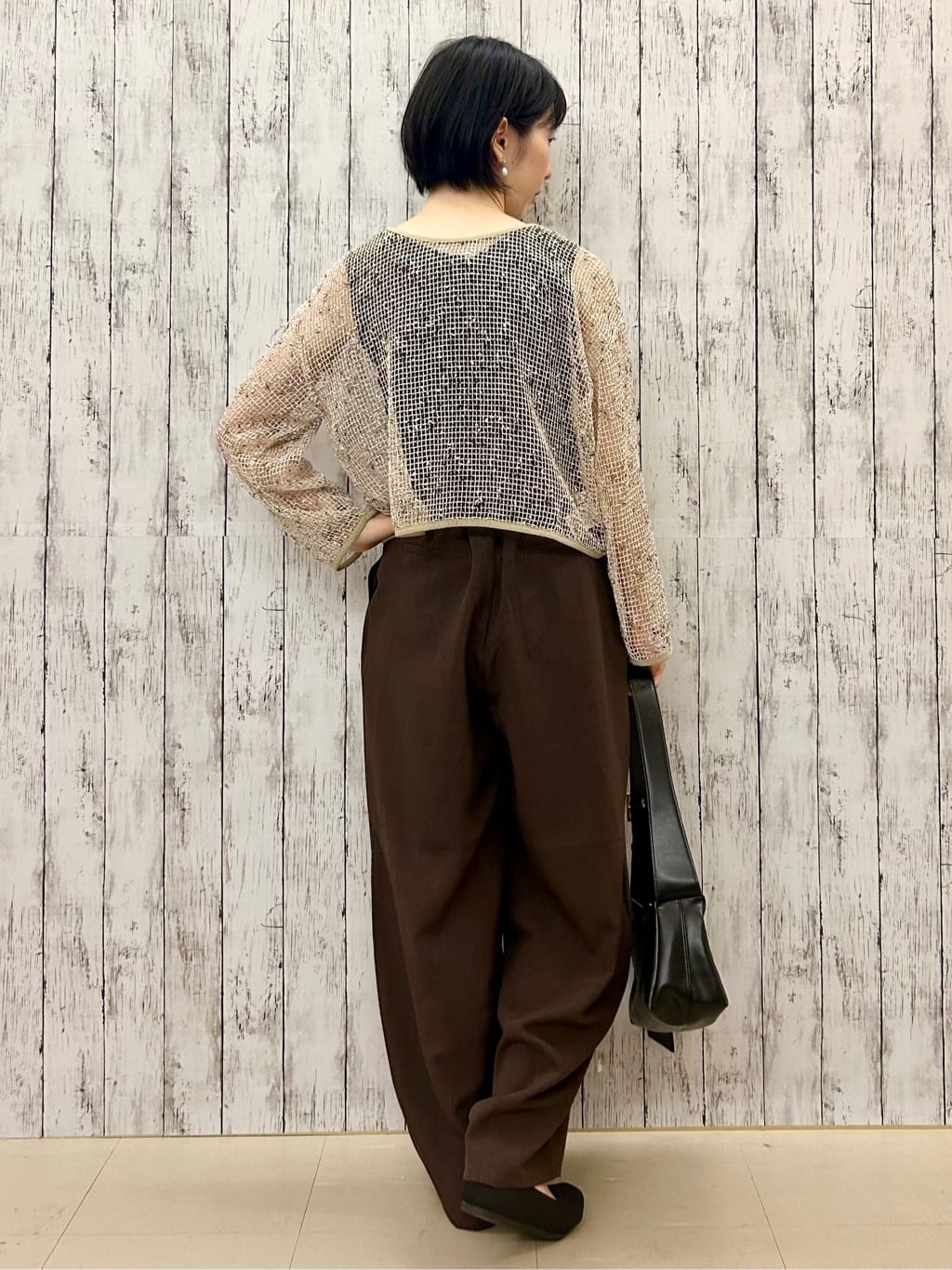 ちぐささんの「SHOO･LA･RUE｜【セットアップ可】さらりと軽やか 麻調ゆるカーブパンツ」を使ったコーディネート