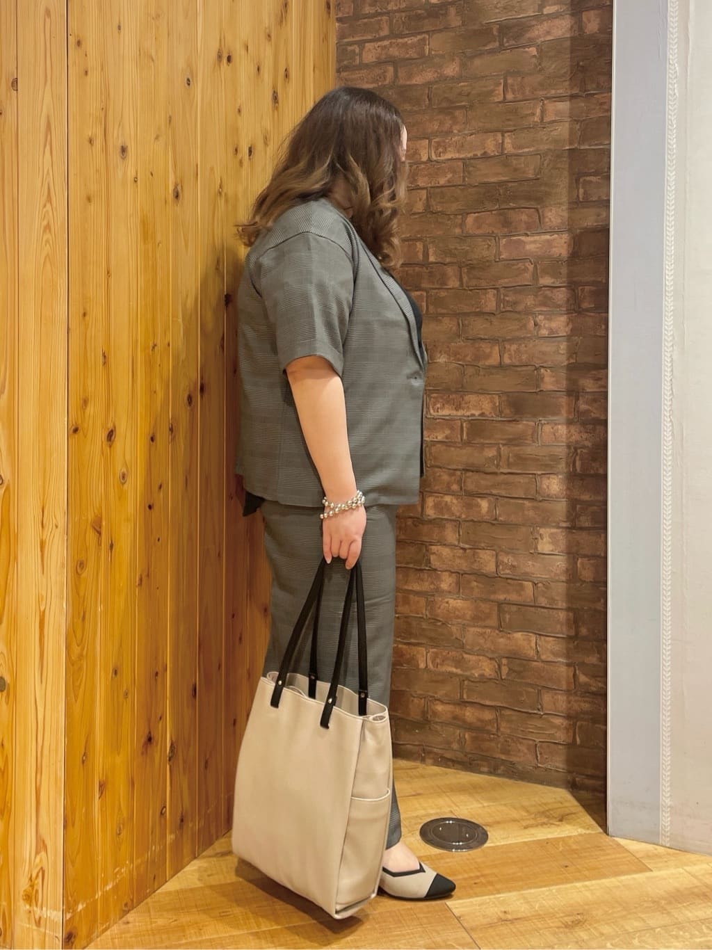 Risaさんの「SHOO･LA･RUE｜【セットアップ可/洗濯後しわになりにくい】5分袖テーラードジャケット」を使ったコーディネート